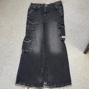 BDG Black Wide Leg Cargo Jeans. Women or Youth. Size 28W distressed